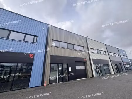 location entrepôt 272 m²