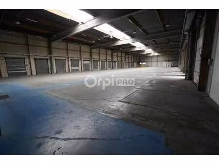 vente local d'activités 4 412 m²