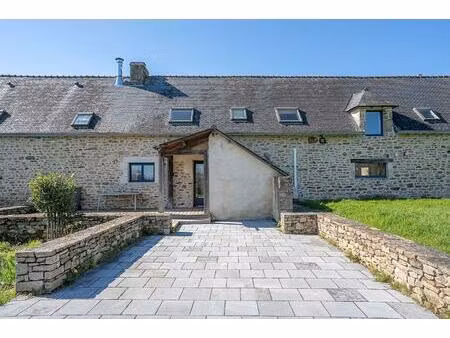 longère de caractère avec jardin clos et potentiel d'aménagement