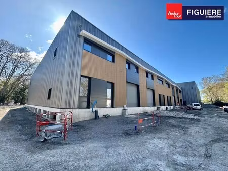 vente local d'activités 32 m² à 323 m²