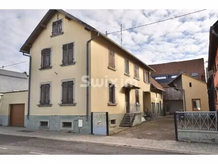 maison de village avec cour et dépendance