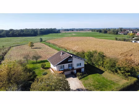 maison à 5 minutes de louhans et ses 157 arcades  27 minutes de tournus et 18 minutes de l