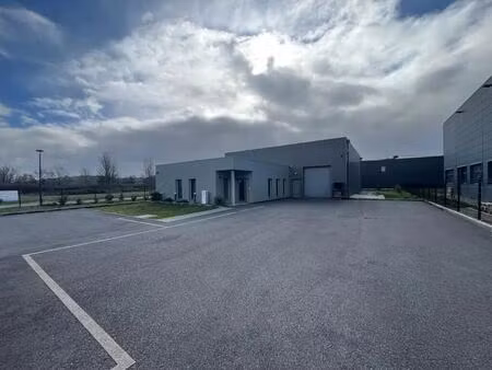 vente local d'activités 364 m²