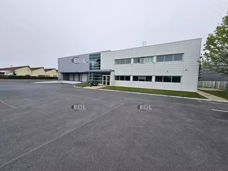 location entrepôt 2 212 m²