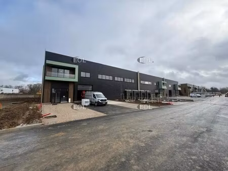 location local d'activités 452 m² à 4 407 m²