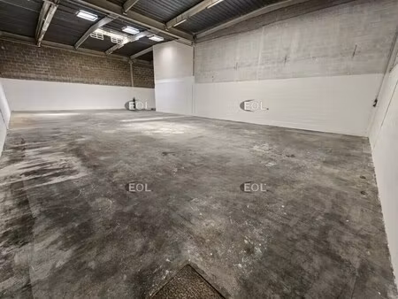 location local d'activités 1 212 m²