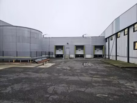 location entrepôt 1 830 m²