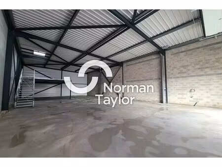 location local d'activités 265 m²