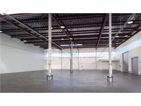 location entrepôt buc 78530 1004m²