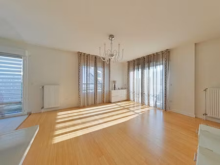 location appartement 3 pièces 64m²