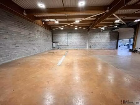 location local d'activités 455 m²
