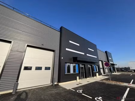 location local d'activités 235 m²