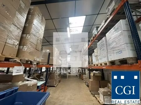 location local d'activités 390 m²