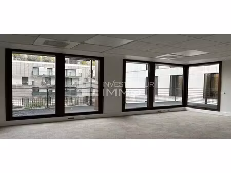 location bureaux 679 m²