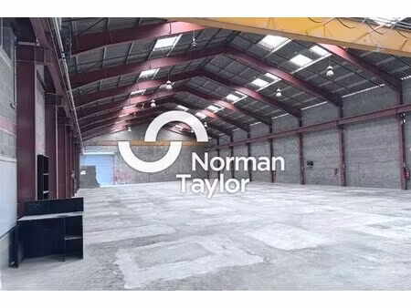 vente local d'activités 1 995 m²