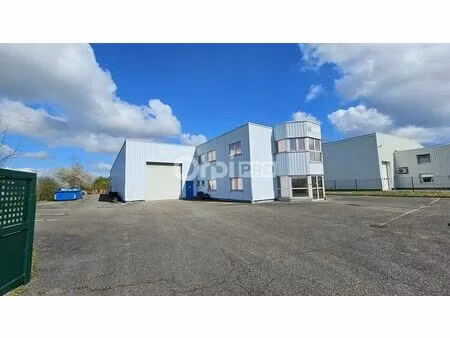 vente local d'activités 1 000 m²