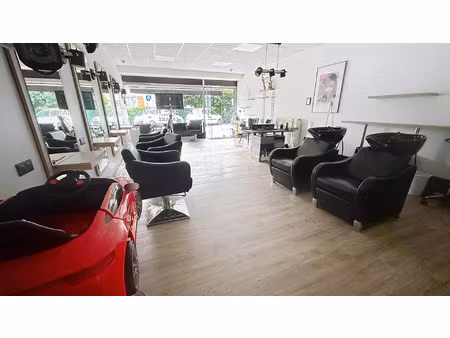 location commerce 2 pièces 54 m² à le bouscat (33110)