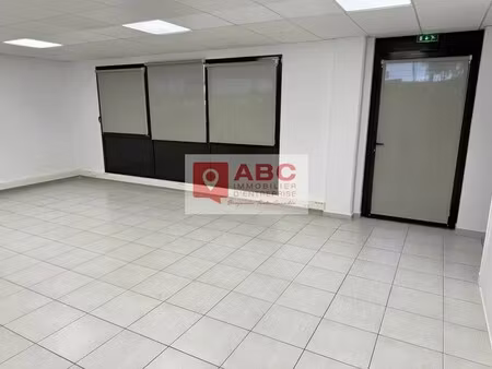location bureaux 74 m²