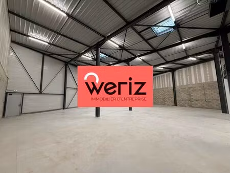 location local d'activités 586 m²