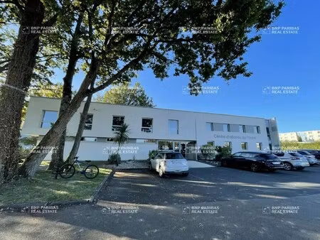 location bureaux 200 m² à 899 m²