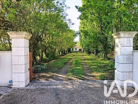 pavillon à benet (85490)