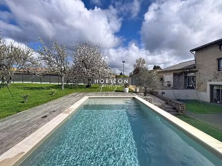 sance: maison en pierres rénovée 270m²