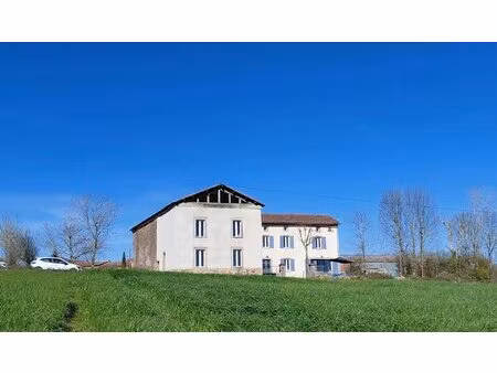 près de monestiés  ancien corps de ferme renové avec 3800 m² de terrain