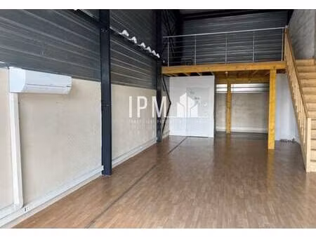 location commerce 84 m²