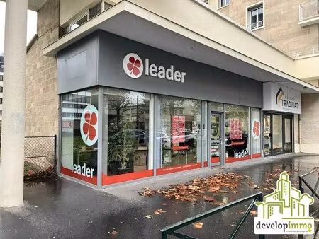 location commerce 85 m²