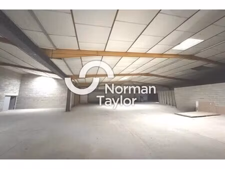 location commerce 1 260 m²