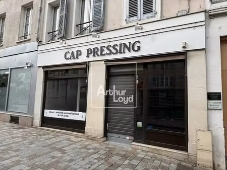 location commerce 89 m²