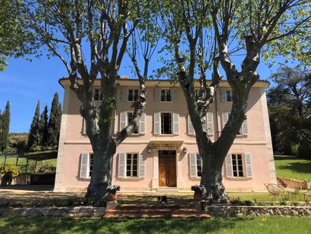 vente maison 15 pièces 430m2 aups 83630 - 1250000 € - surface privée