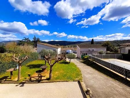 appartement t4  vue  terrasse et parking (chataignier)  résidence fermée avec piscine et..