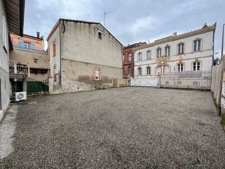 location terrain 153 m²