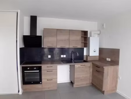 location appartement 2 pièces aux sables-d'olonne (85100) : à louer 2 pièces / 41m² les sa