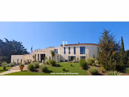 vente maison piscine à arles (13104) : à vendre piscine / 8000m² arles