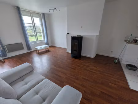 location appartement 3 pièces 66 m² à beaumont saint-cyr (86490)