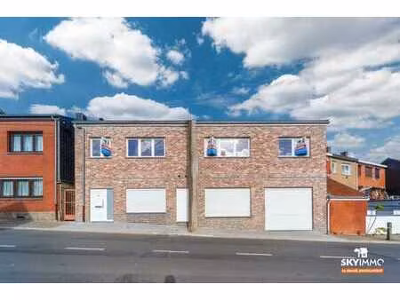 entrepôt entièrement rénové + bureau a grace-hollogne