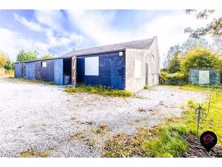 bel entrepôt avec 440m2 d'espace de stockage