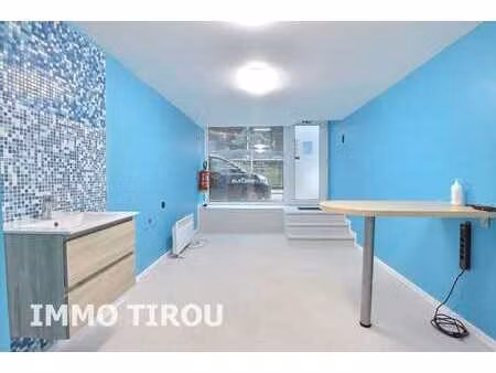 petit emplacement commercial ou bureaux