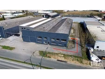 espace mixte et polyvalent. localisation stratégique. box +