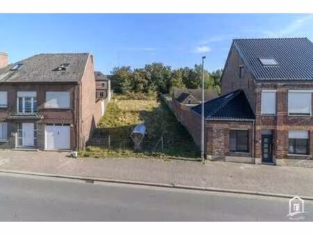 perceel grond voor het oprichten van een ééngezinswoning ...