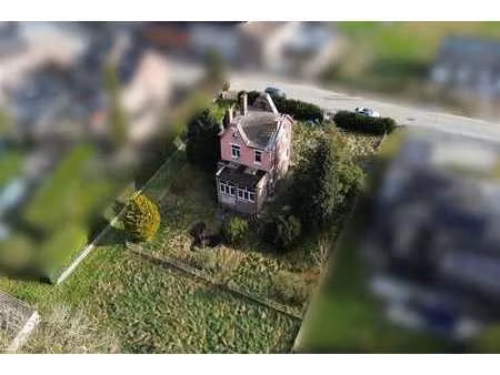 villa à rénover sur un terrain de 55 ares à carnières