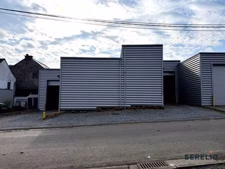 ensemble de 2 entrepôts +/- 96 et 150 m² avec réserves et wc