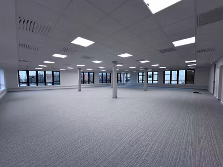 location bureau 273 m² à angers (49000)
