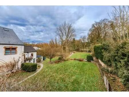 bousval: maison de charme avec jardin et annexe indépendante