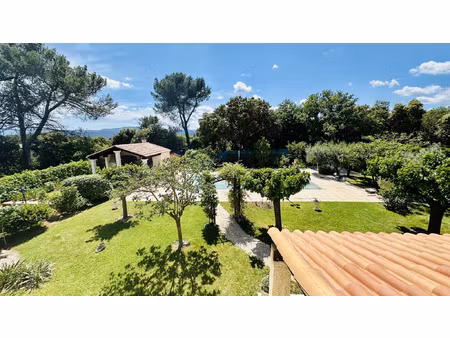 belle maison provençale familiale t6 au calme avec piscine