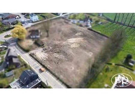 *** sous-offre *** terrain exceptionnel  quartier calme et v