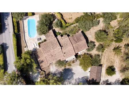 maison familiale avec piscine calme et espace sans vis-à-v