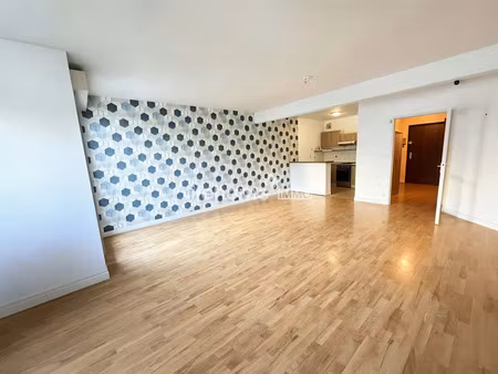 vente appartement 2 pièces 68.79 m² à chateauroux (36000)  37 900 €